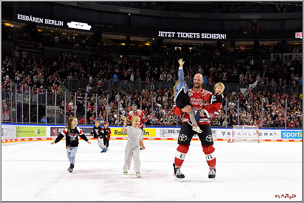 PENNY DEL;  Kölner Haie - Straubing Tigers; Köln, 09.10.2022